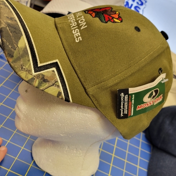Mossy Oak Hilton Enterprises Camo & Green Adjustable Cap Hat - Picture 2 of 8